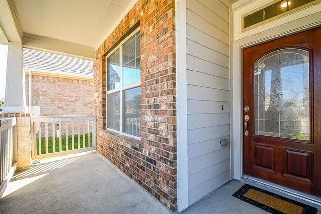 Foto del edificio - 5023 Lord Crest Ln