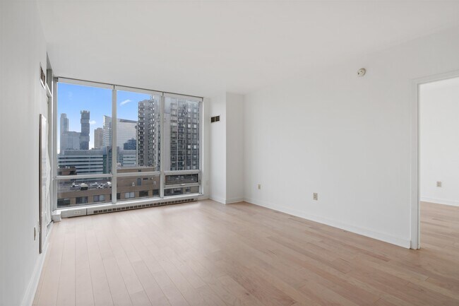 Foto del edificio - 20 Newport Pkwy