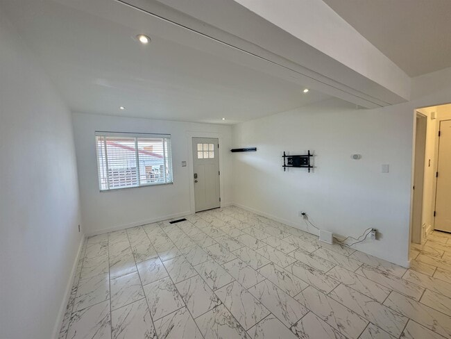 Foto del edificio - 650 N 300 W