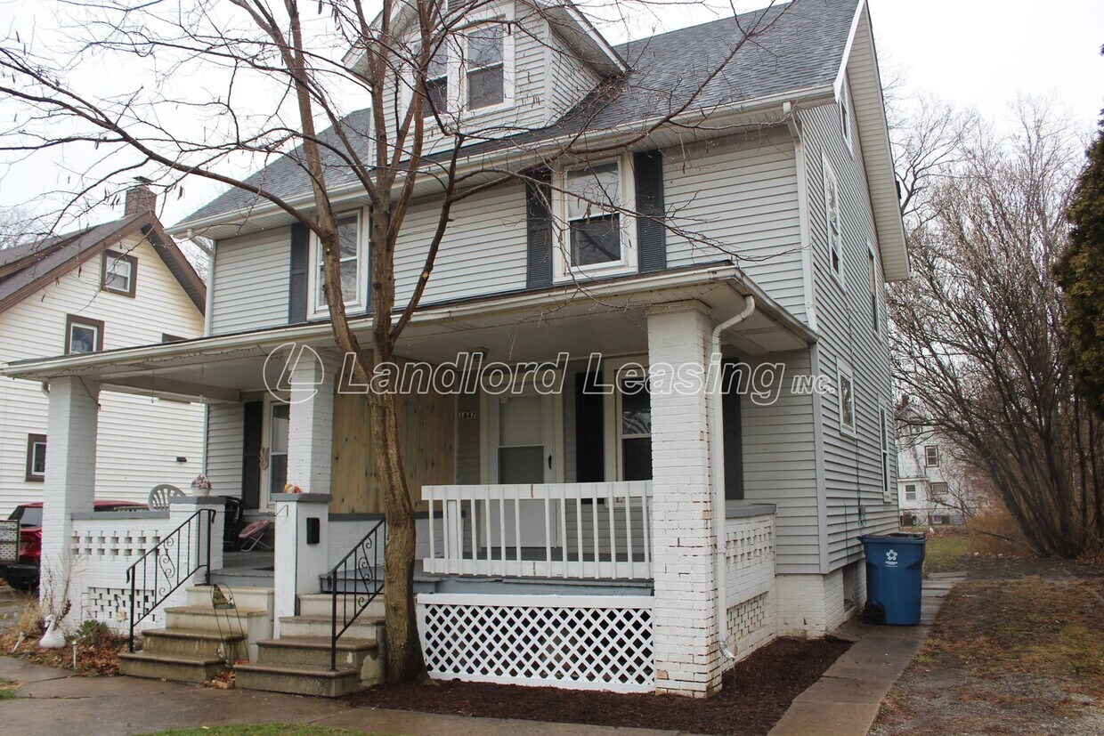 1847 E 34th St, Lorain, OH 44055 Townhome Rentals in Lorain OH