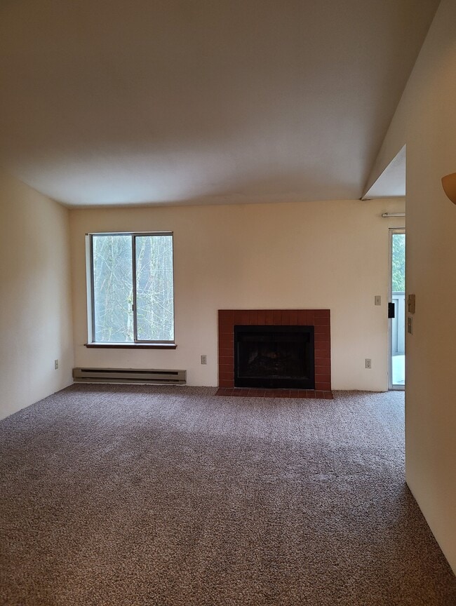 Living Room - 772 NE Mesa Ln