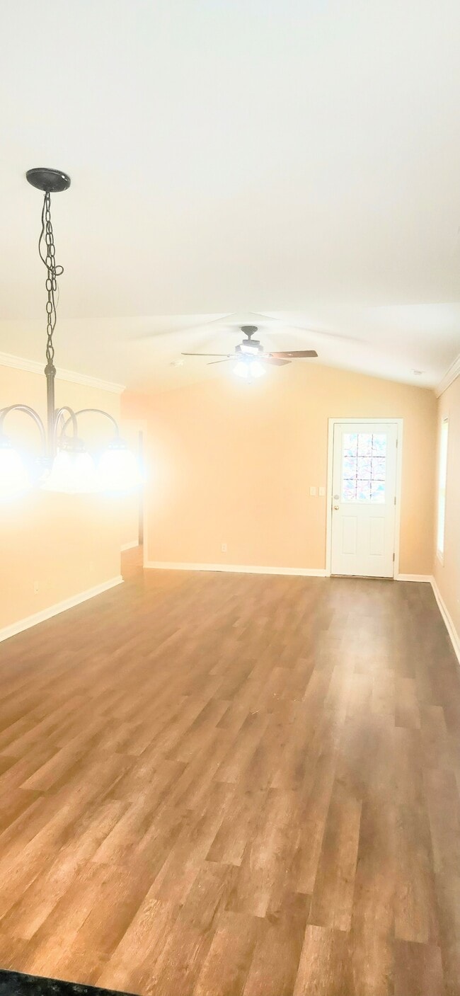 Building Photo - 6001 Mullens Dr