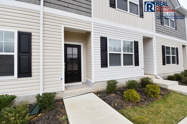 Building Photo - BRAND NEW 3BD/2.5BA townhome in LaVergne!