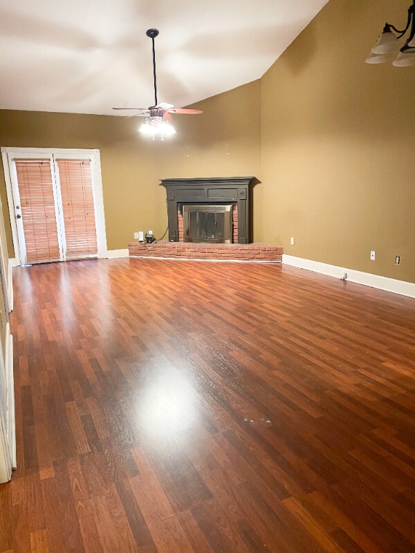 Primary Photo - 209 Northtown Dr