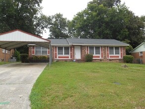 Building Photo - 1618 Carousel Cir