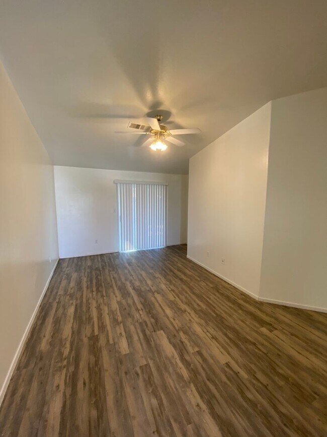 Building Photo - Charming 3 Bedroom Home For Rent