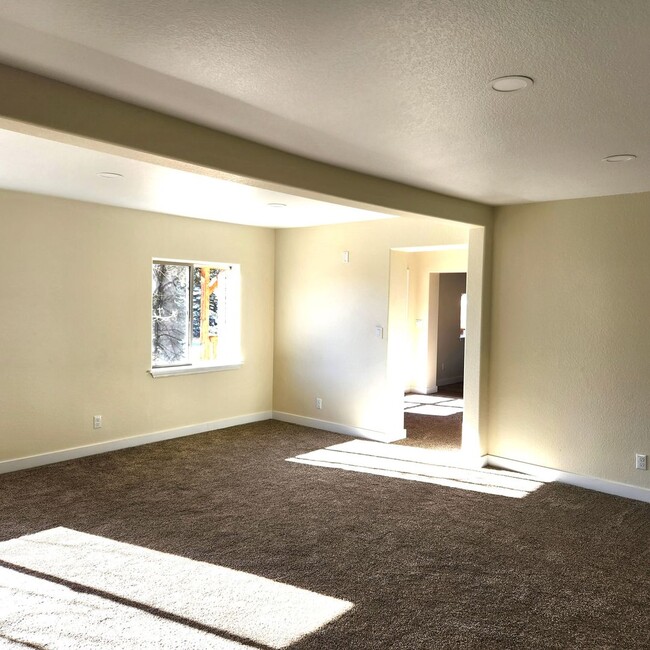 Building Photo - 2 BEDROOM 1 BATH LUXURY INSIDE 2 CAR GARAG...