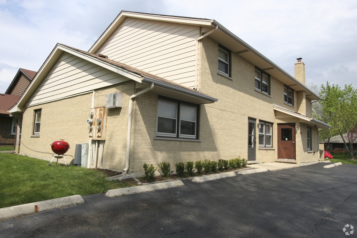 Building Photo - 115 N Whispering Hills Dr