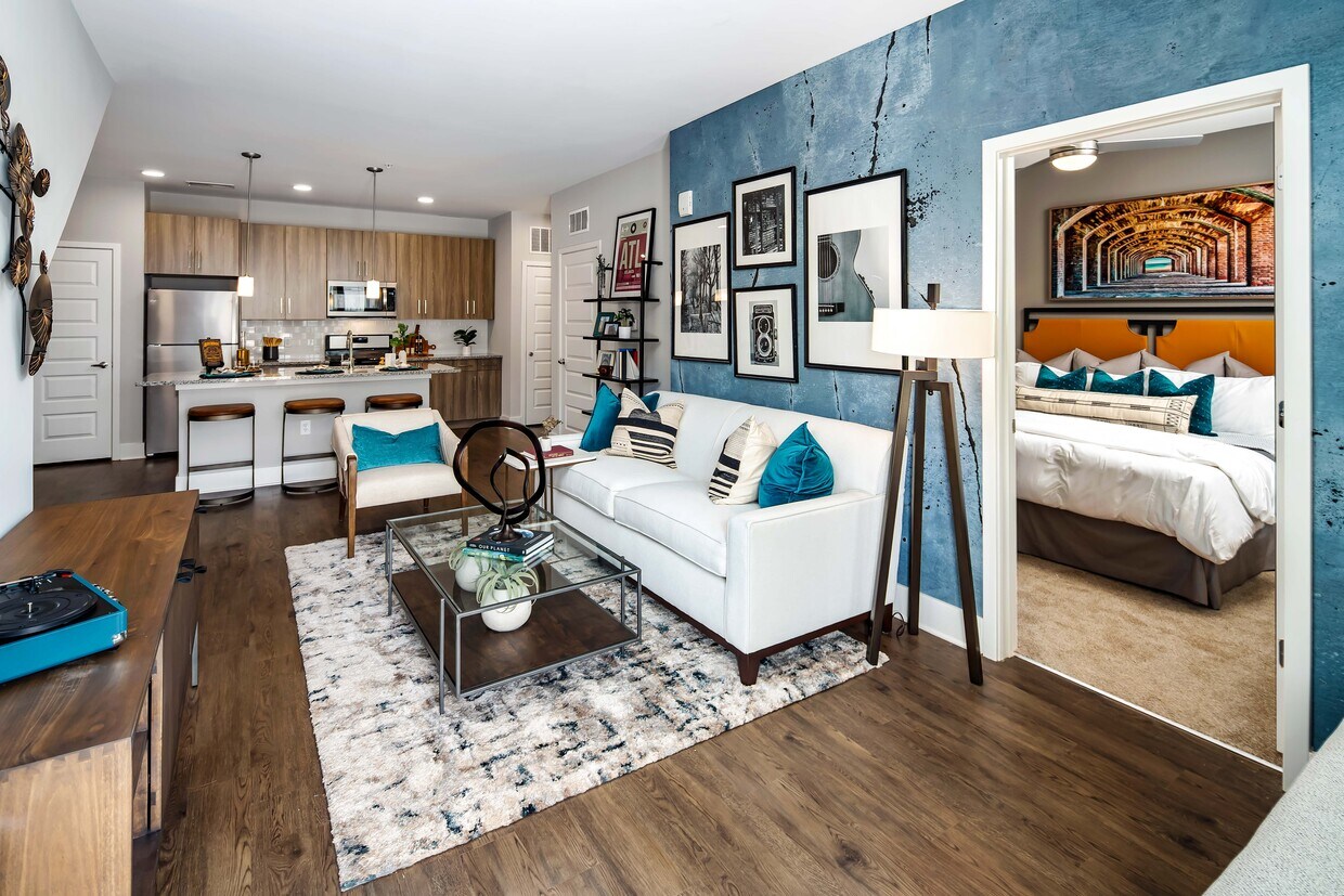 Sala de estar, dormitorio y comedor - Icon Bridges Apartments