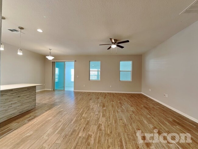Building Photo - 2361 Sanderling St