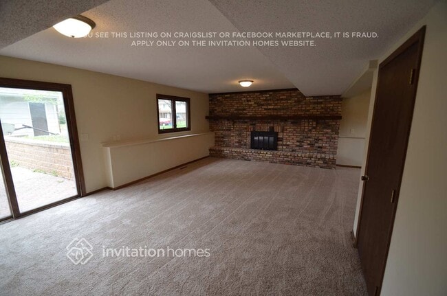 Building Photo - 943 Pine View Ct