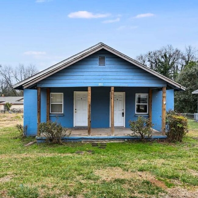 Photo - 201 McGarity St Apartment