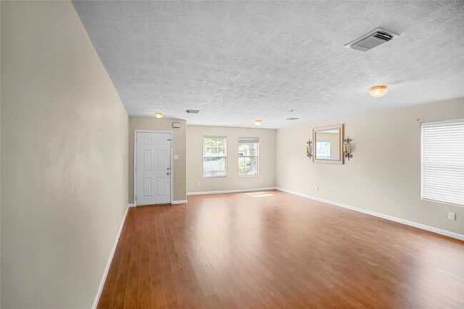 Foto del edificio - 1006 Stillgate Ct