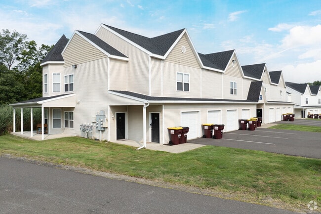 Building Photo - Kinwood Apartments