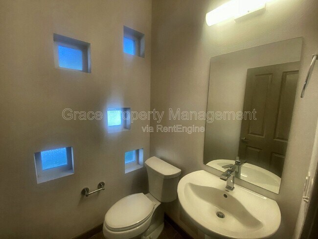 Foto del edificio - 2200 Tremont Pl