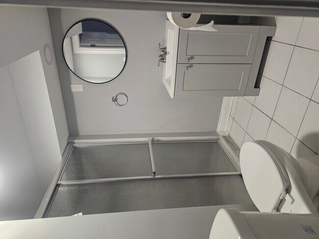 Foto del edificio - 2441 W 46th St