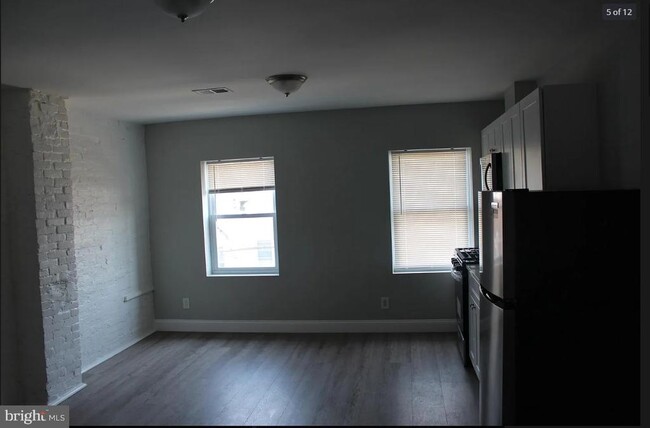 Building Photo - 1626 S 6th St