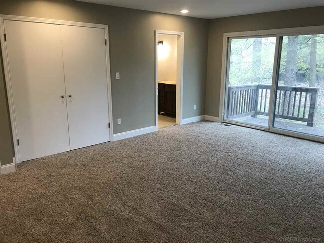 Building Photo - 31536 W Stonewood Ct