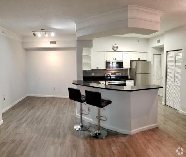 Building Photo - 9857 Baywinds Dr