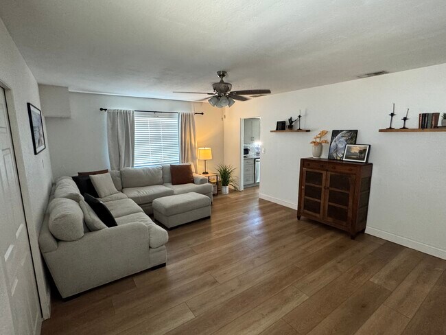 Foto del edificio - 1261 79th Ave N