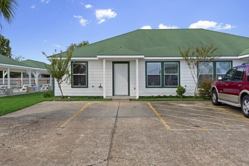 2125 Aruba Calle, Dickinson, TX 77539 Townhome Rentals in Dickinson TX