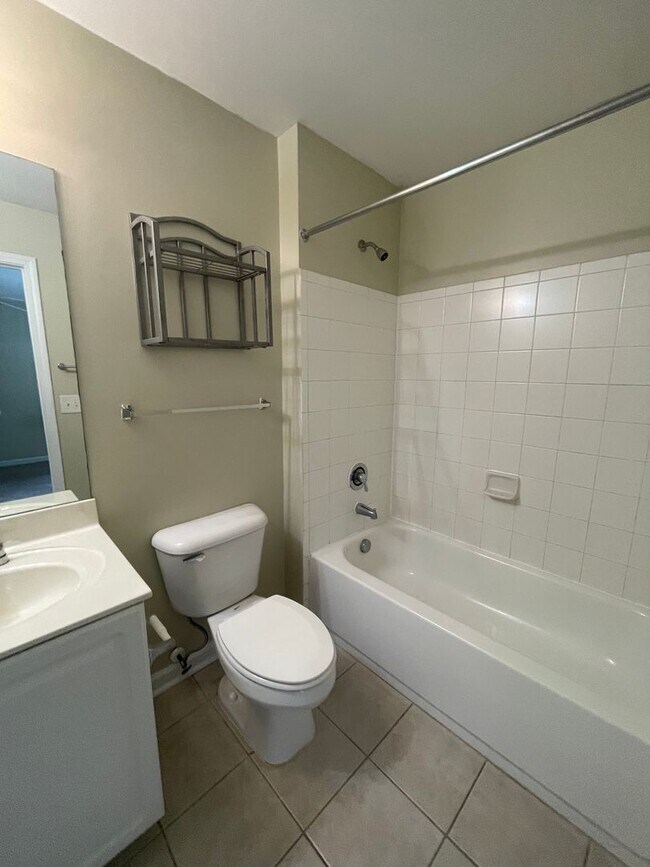 Building Photo - 14-1413 Ordonez