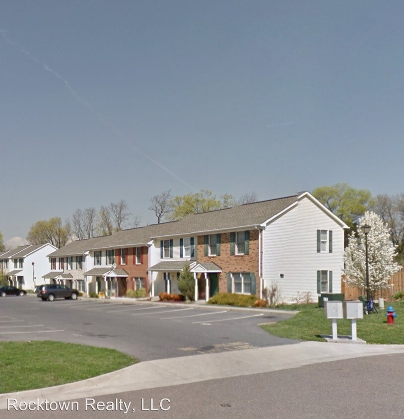 1153 Commercial Ct, Harrisonburg, VA 22802 House Rental in