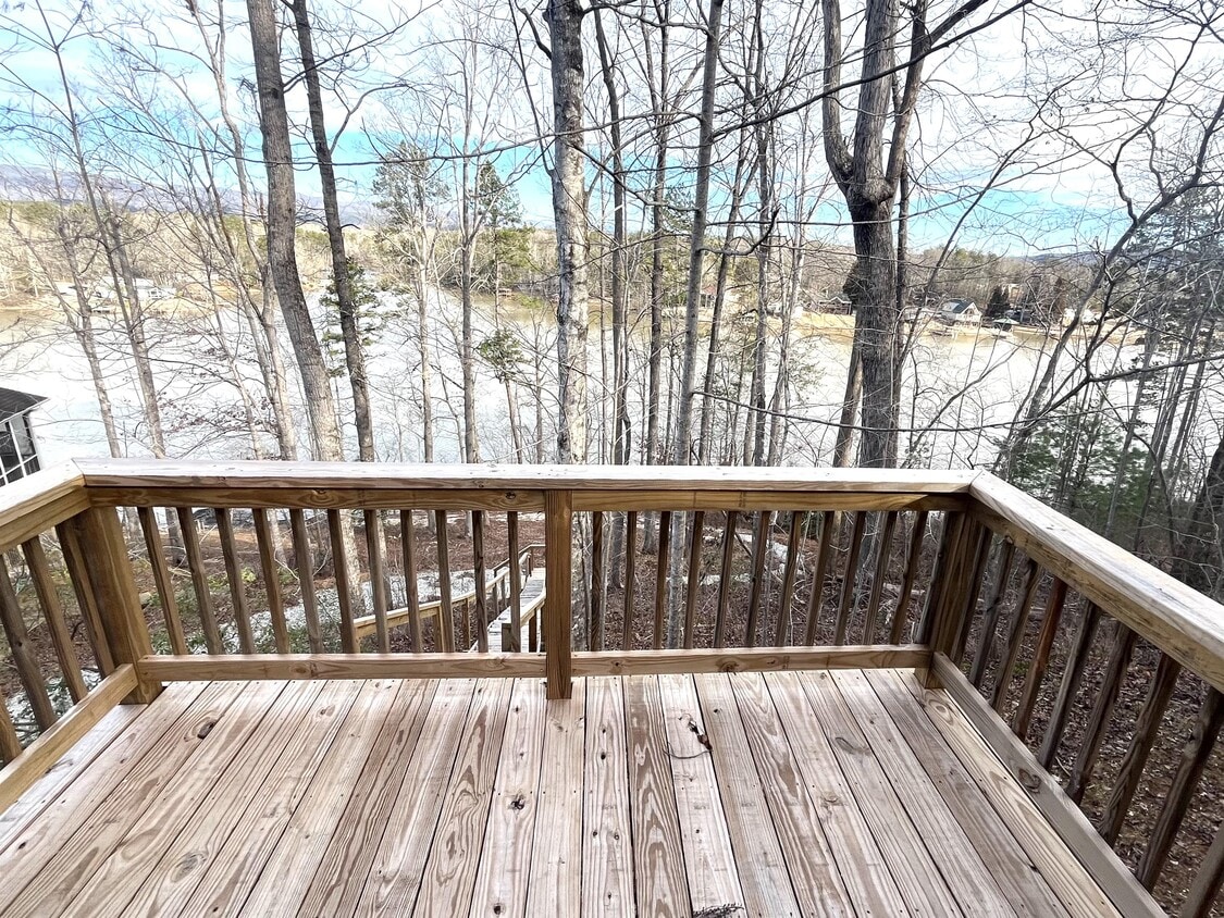 Photo - 212 Whitewater Lake Rd (Tamassee, SC)