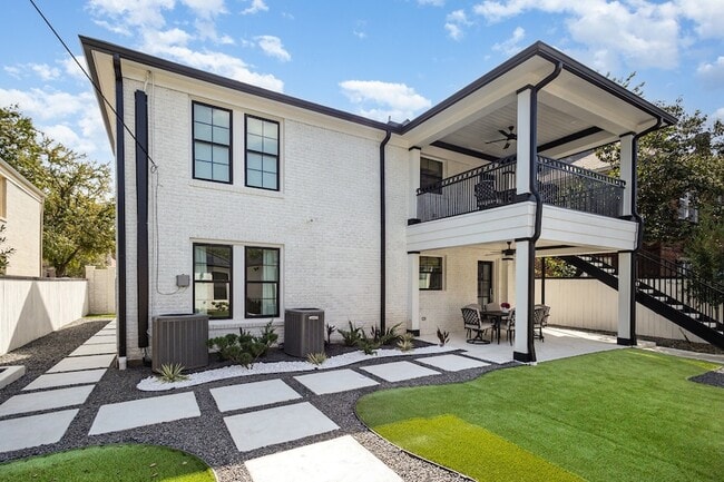 Building Photo - 4148 Normandy Ave