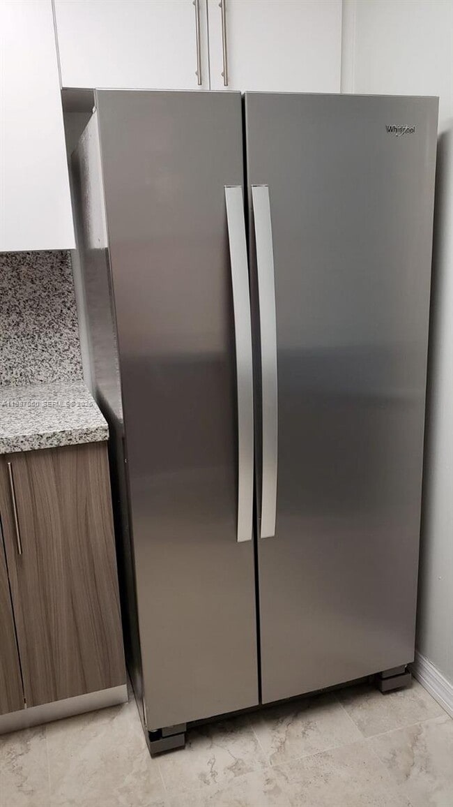 Building Photo - 7470 Miami Lakes Dr