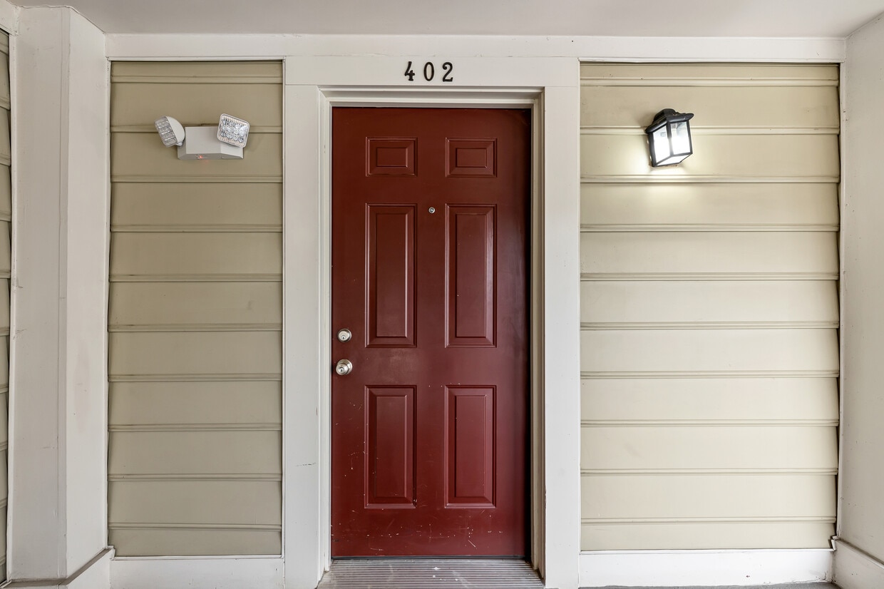Foto principal - 1100 Quaker Hill Dr