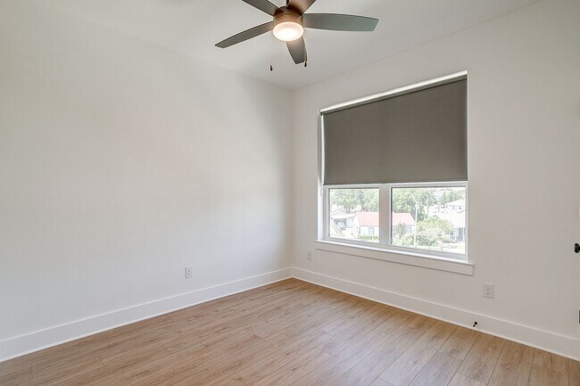 Building Photo - 2341 Benbrook Blvd