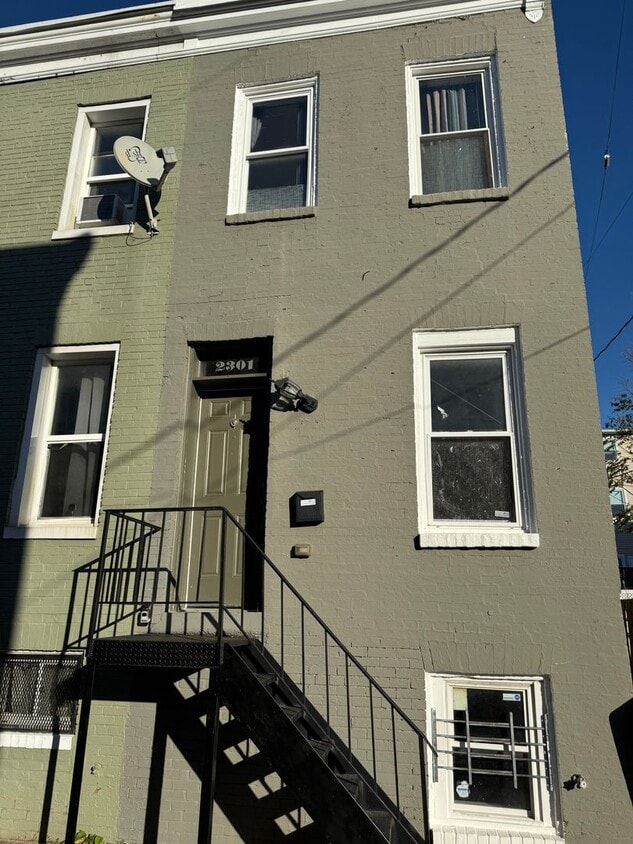 Photo - 2301 Hunter Street