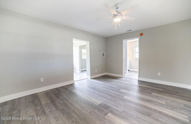 Foto del edificio - 1131 Linda Ave