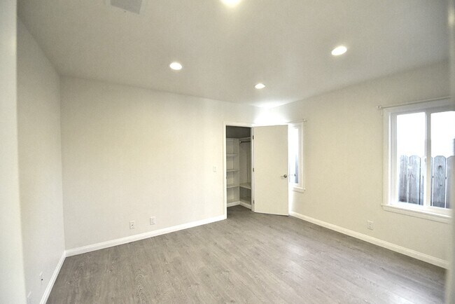 Foto del edificio - 2750 S Cochran Ave