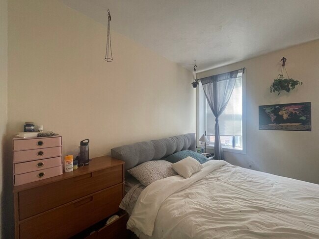 Foto del edificio - 1056 Cambridge St