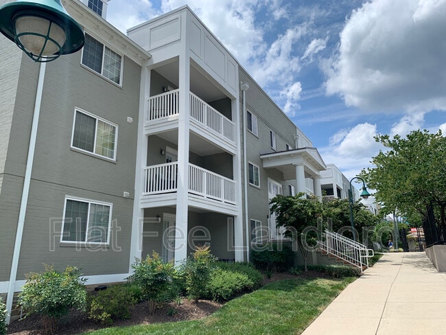 Building Photo - 4163 S Four Mile Run Dr
