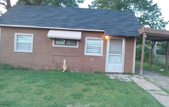 Foto del edificio - 1213 SW H Ave