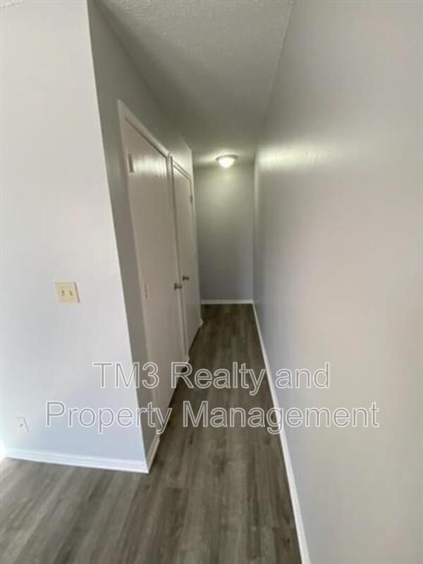 Foto del edificio - 1606 E Kansas City Rd