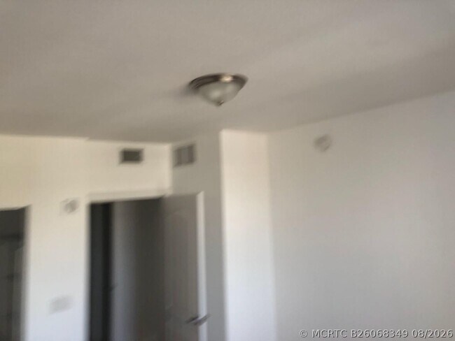 Foto del edificio - 1830 Radius Dr