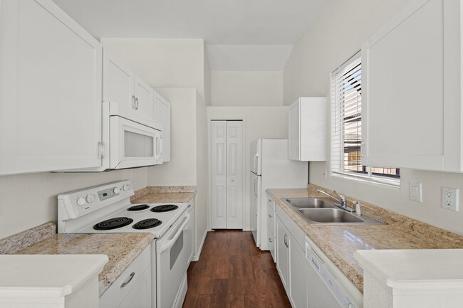 Foto del edificio - 6082 Colony Cir