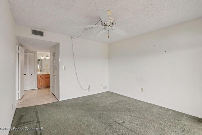 Foto del edificio - 2135 N Courtenay Pkwy