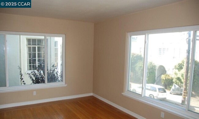 Building Photo - 654 Beacon St