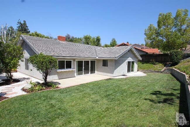 Building Photo - 880 Rim Crest Dr