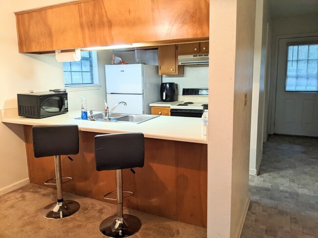 Building Photo - 5485 Sombra Del Lago Dr