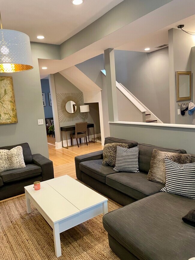 Foto del edificio - 3624 N Seeley Ave