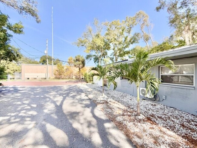 Building Photo - 115 Cleveland Ave SW