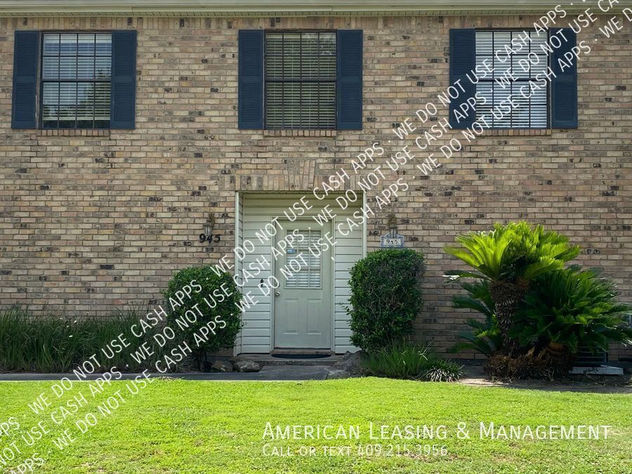 Foto principal - 945 Sunmeadow Dr