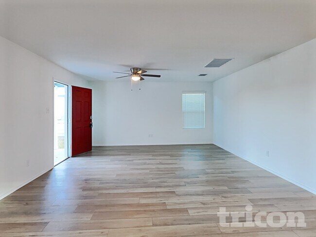 Foto del edificio - 617 Dashwood Dr