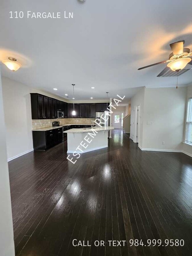 Foto del edificio - 110 Fargale Ln